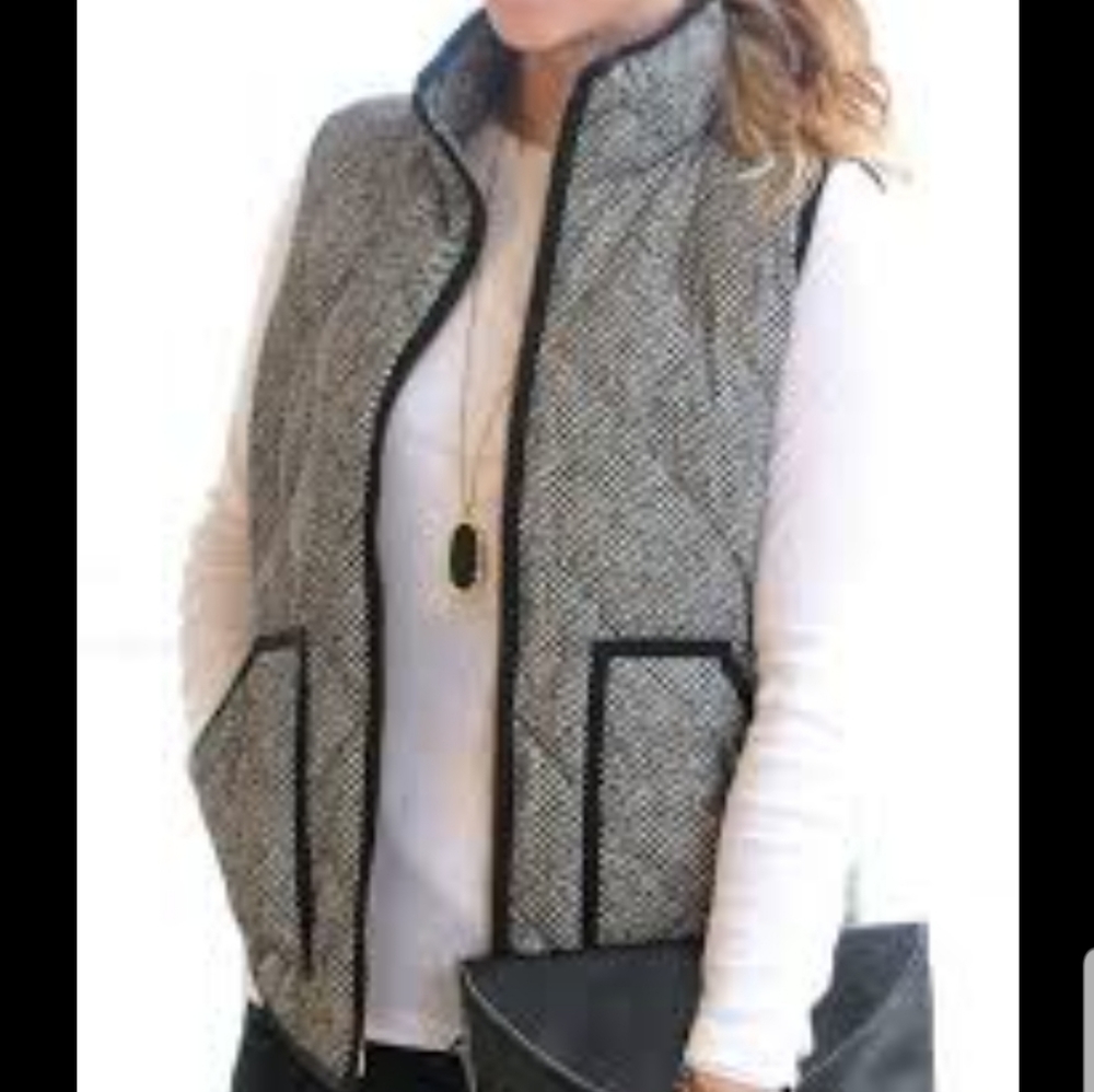 J CREW black cream chevron print down filled zipper sleeveless jacket ve…